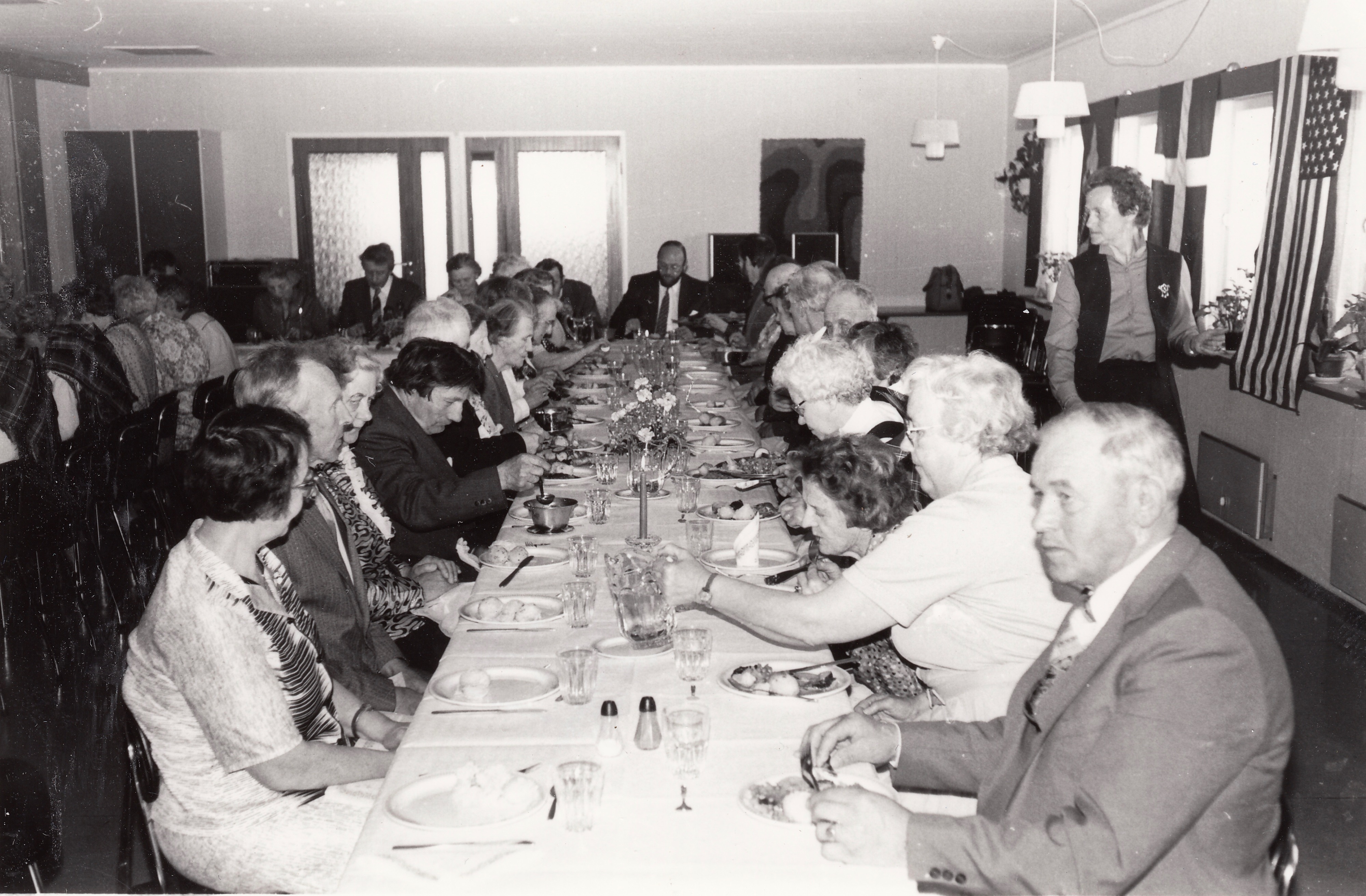 KRETSMØTE I HARSTAD 1982