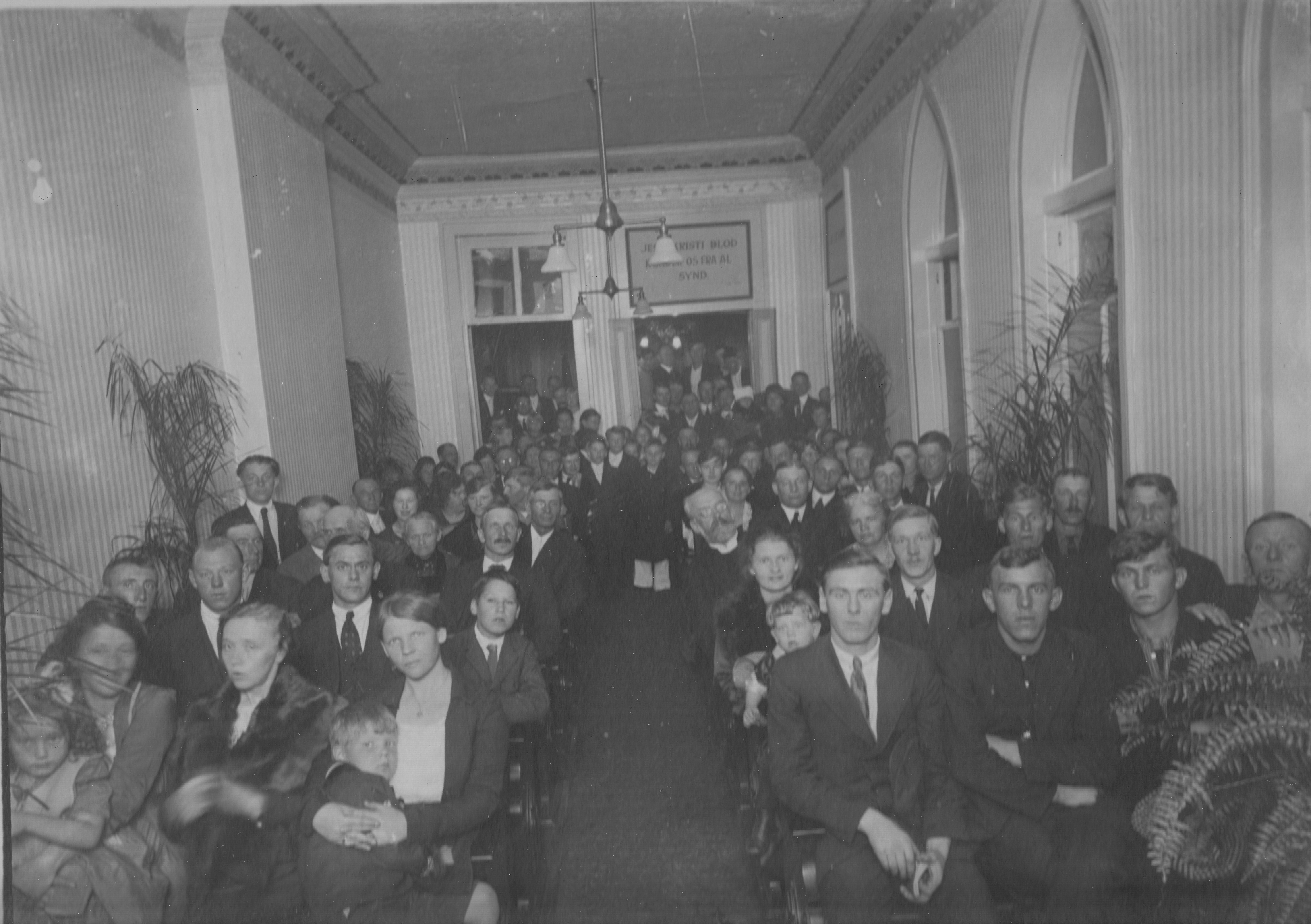 5 Sjømannskirken New Orleans Fest I En Del Av Kirkesalen Med Leseværelset I Bakgrunnen I Anledning Generalsekretær Pastor Schartums Besøk