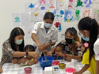 Det var stor gjensynsglede blat de ti barna som kom på barnegruppe i Pattaya i februar, for første gang siden desember i fjor.