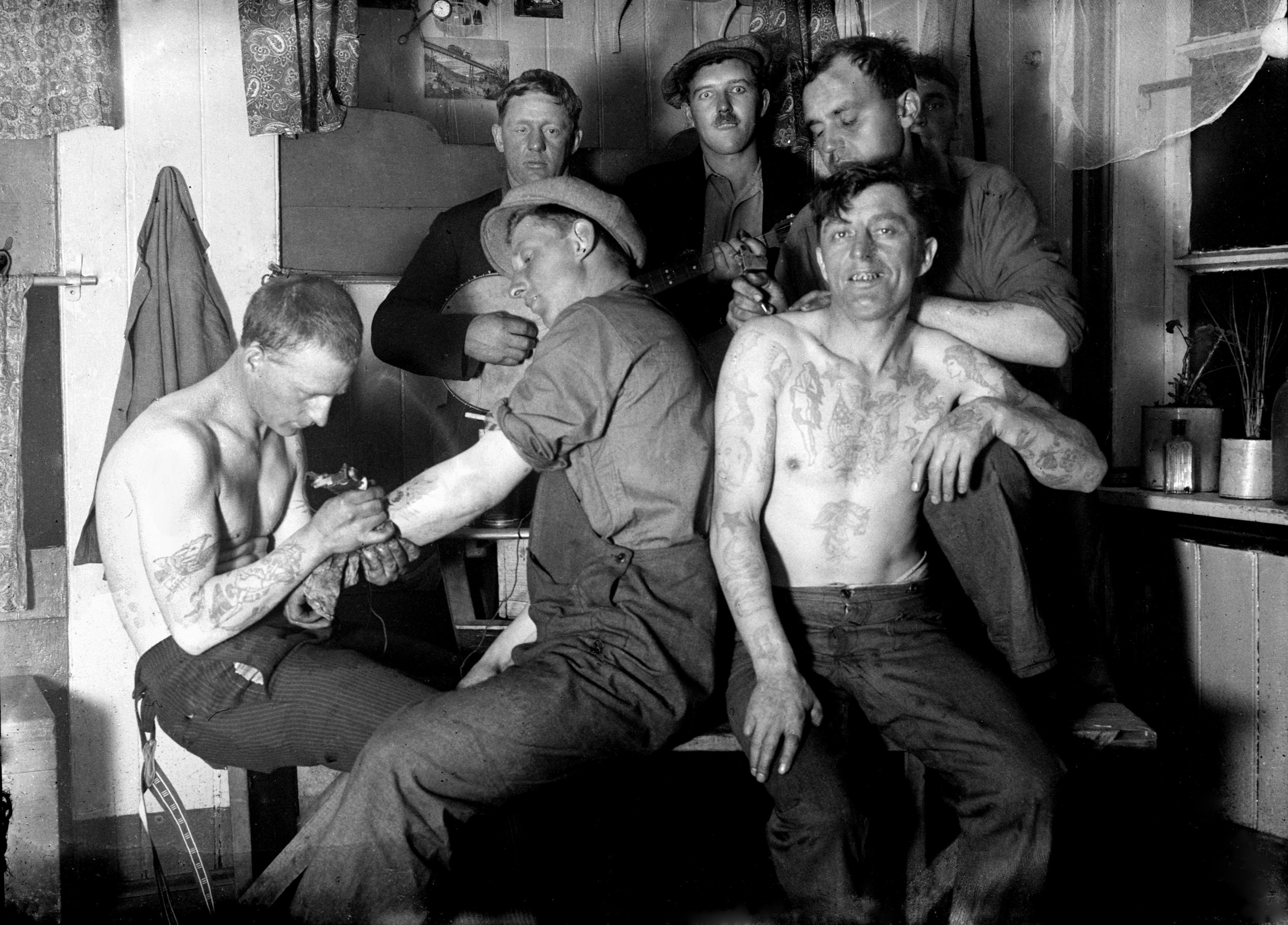 4 Hvalfangere Tatovering Foto Theodor Andersson Hvalfangstmuseet 2