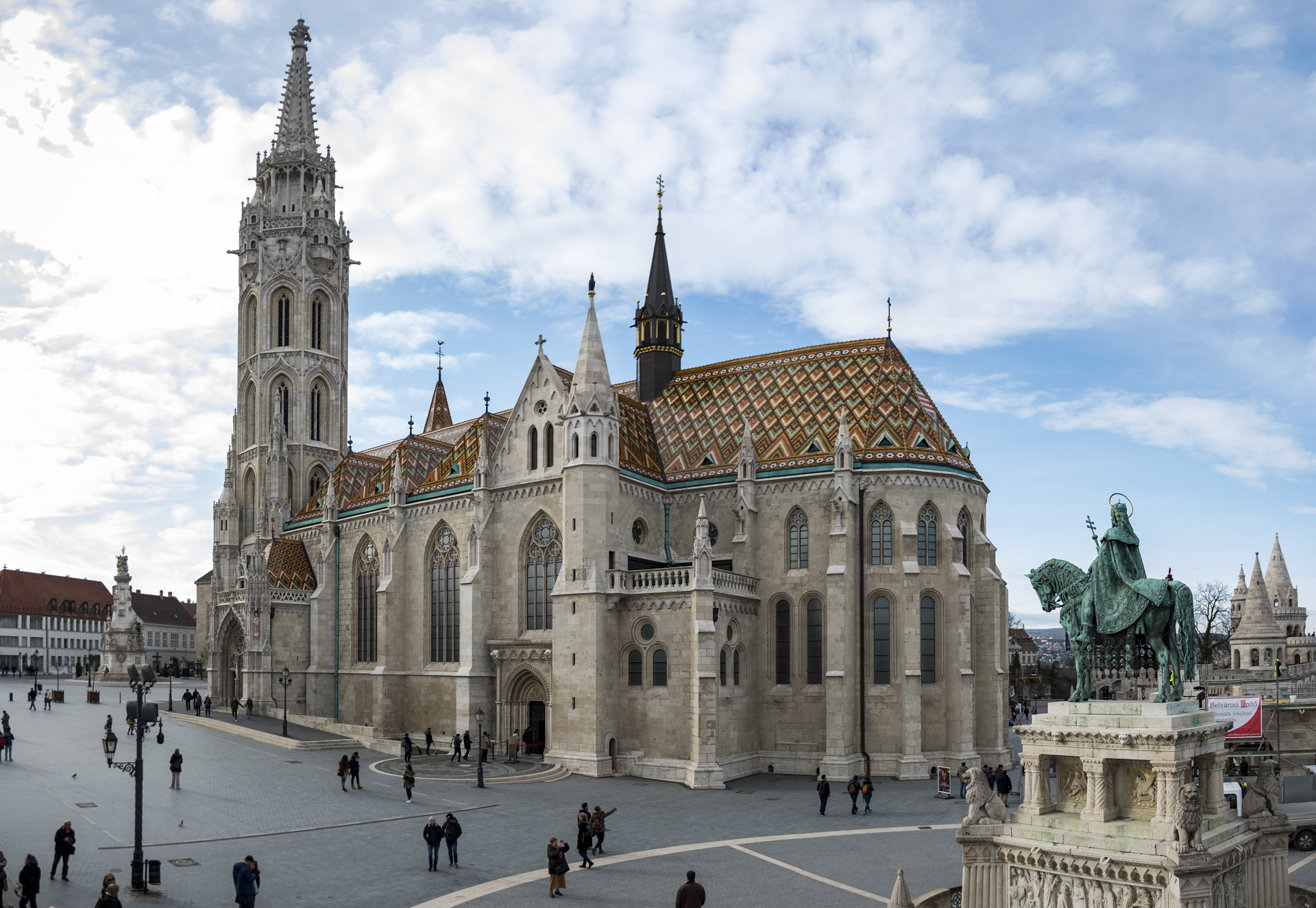 Matthiaskirken i Budapest er et av de mange vakre severdighetene i Øst-Europa.