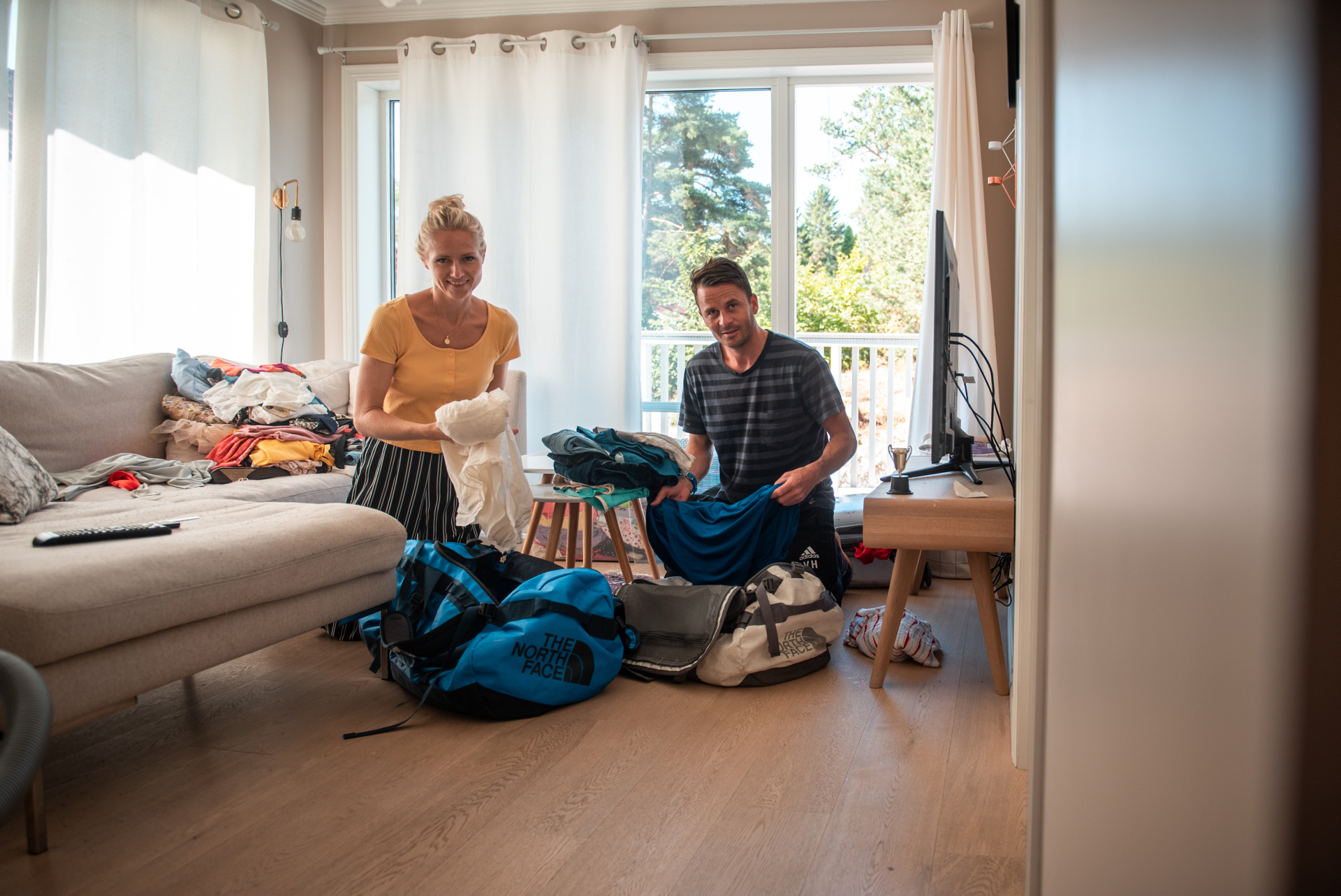 Mari og Vegard Husby, som har holdt sammen siden videregående, gleder seg til å stå i tjeneste sammen.