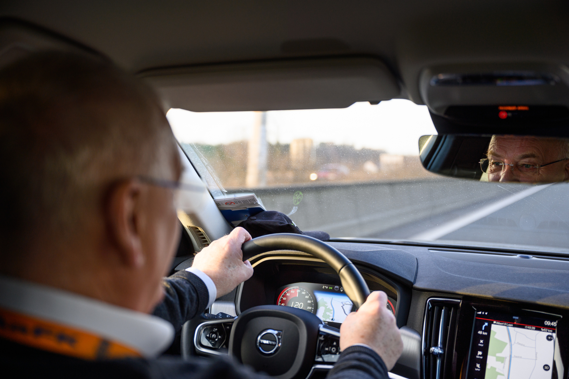 Bilen er et viktig verktøy når Arne Bakkedal besøker havner i Belgia og Nord-Frankrike. Heldigvis er avstandene små, og kjøreturen fra Antwerpen til Zeebrugge tar bare en drøy time.