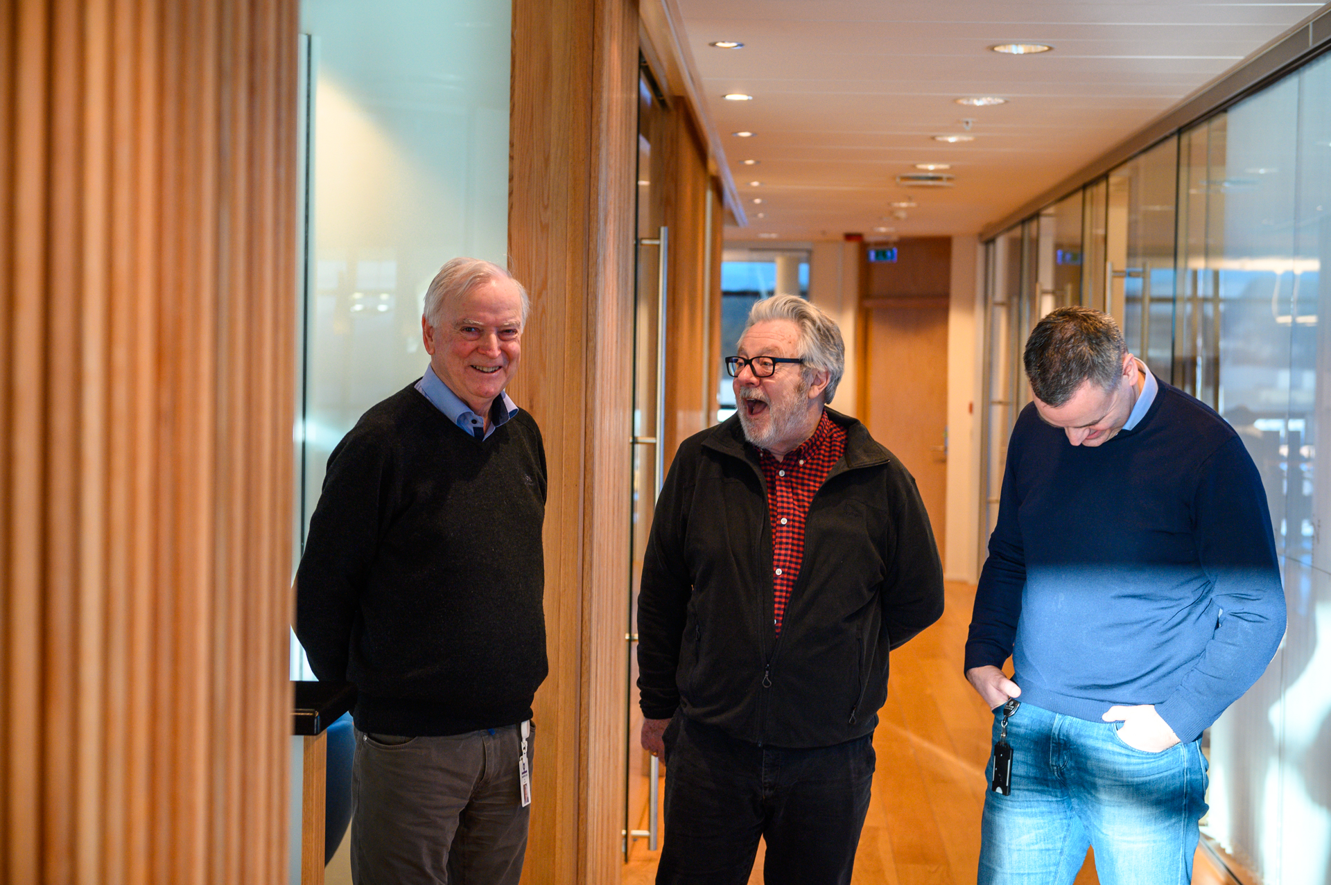 Per Sævik (t.v) og sønnen Njål setter stor pris på samarbeidet med Sjømannskirken.