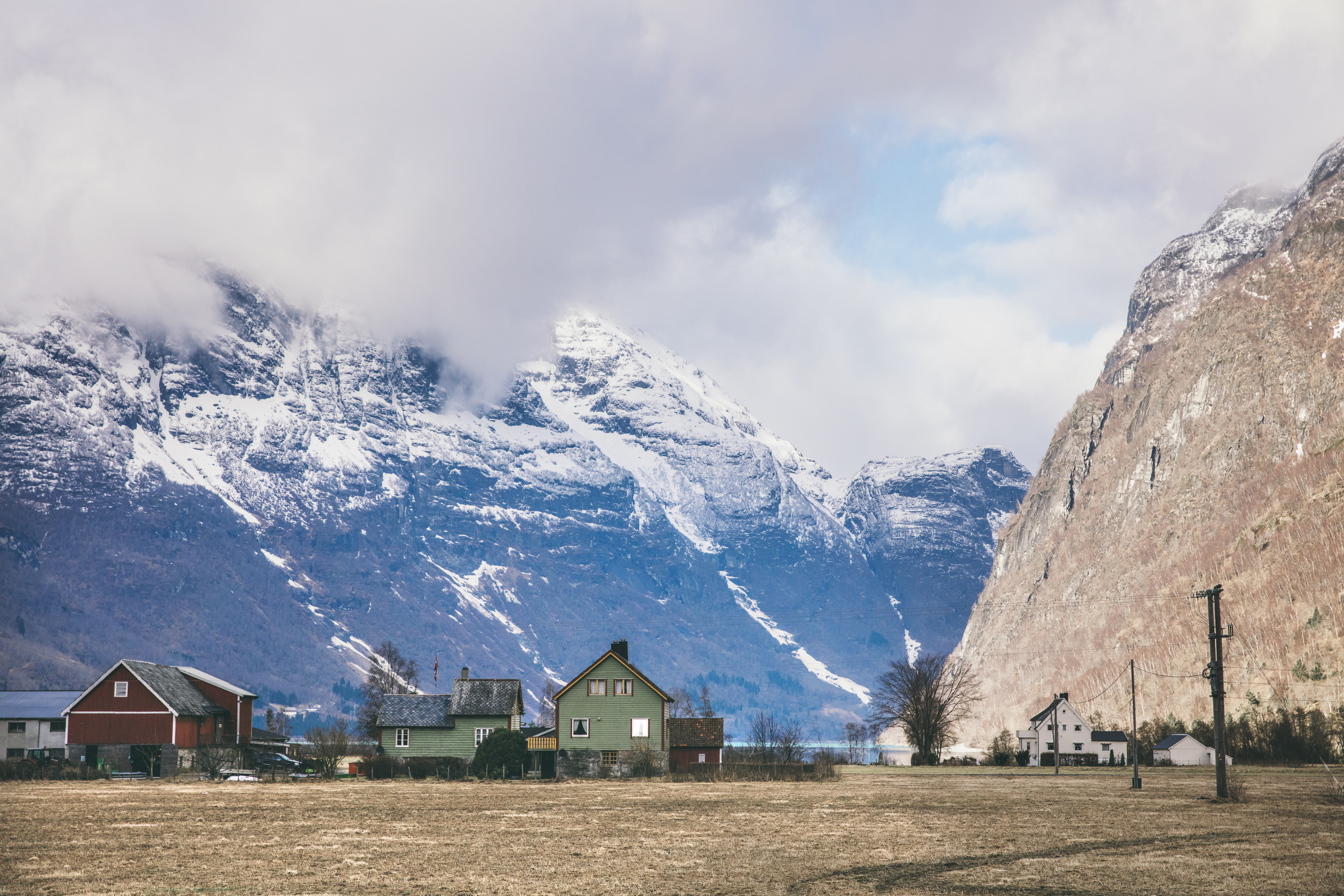Oldedalen er eit bygdesamfunn innst i Nordfjord.