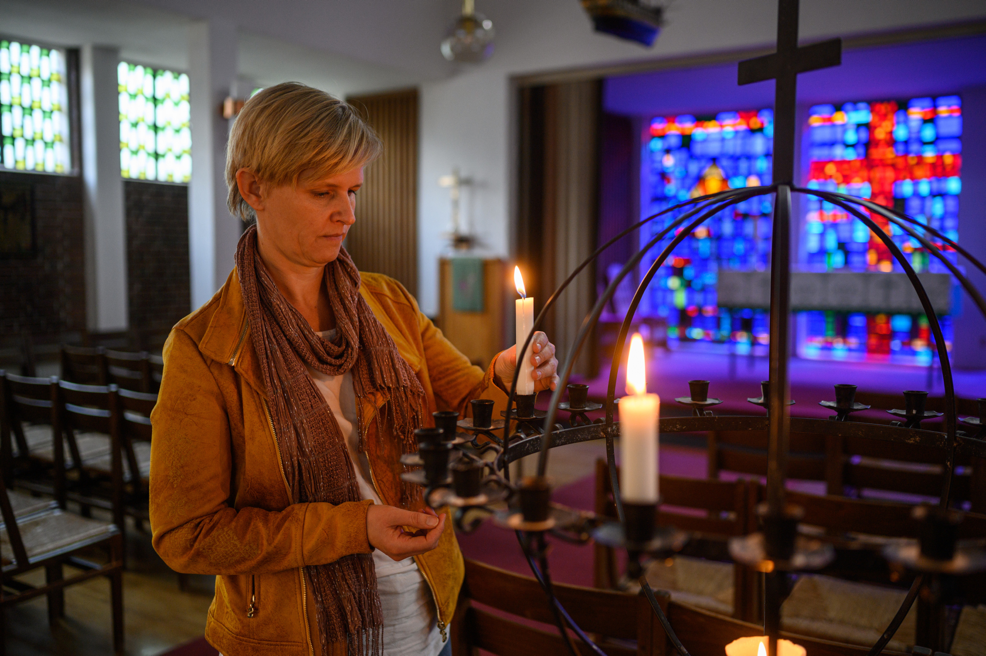 Lisbeth Rygg er en av dem som hjelper til som frivillig i sjømannskirken. – Siden vi ble så godt mottatt her føler jeg det som en ære å få lov å gi litt tilbake.