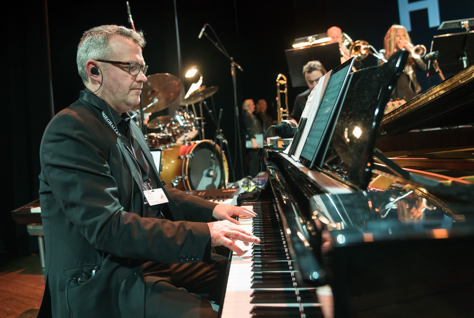 31 konserter står på programmet til musiker Vidar Eldholm frem mot jul. Flere av konsertene er han selv med på å arrangere. Foto: Øistein Norum Monsen.