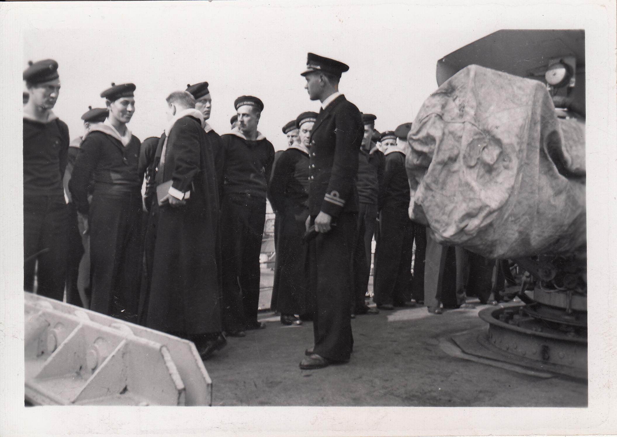 8 Halifax. Gudstjeneste Ombord På Det Norske Marinefartøy Lincoln. Censored By Commander Hostvedt Bergens Sjøfartsmuseum Sjømannskirken 2