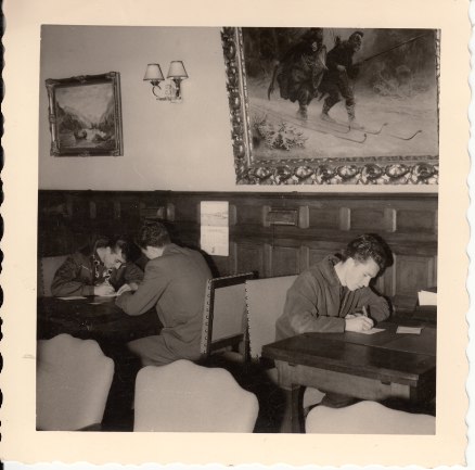 SKRIVEROMMET I ANTWERPEN