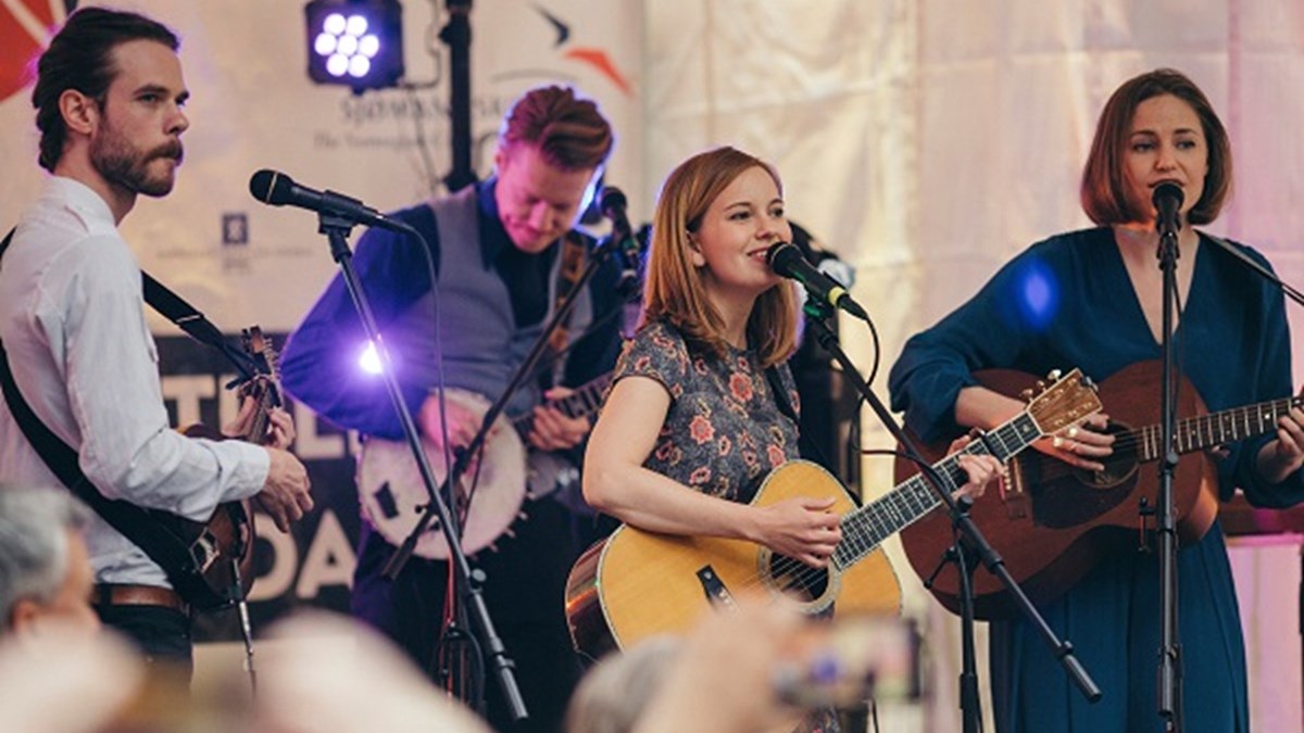 Marit Larsen 2016 16X9