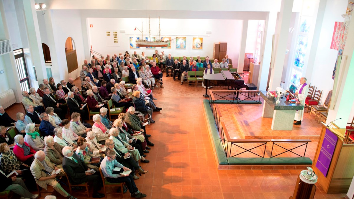 Minnekirken Inne Gudstjeneste 16X9