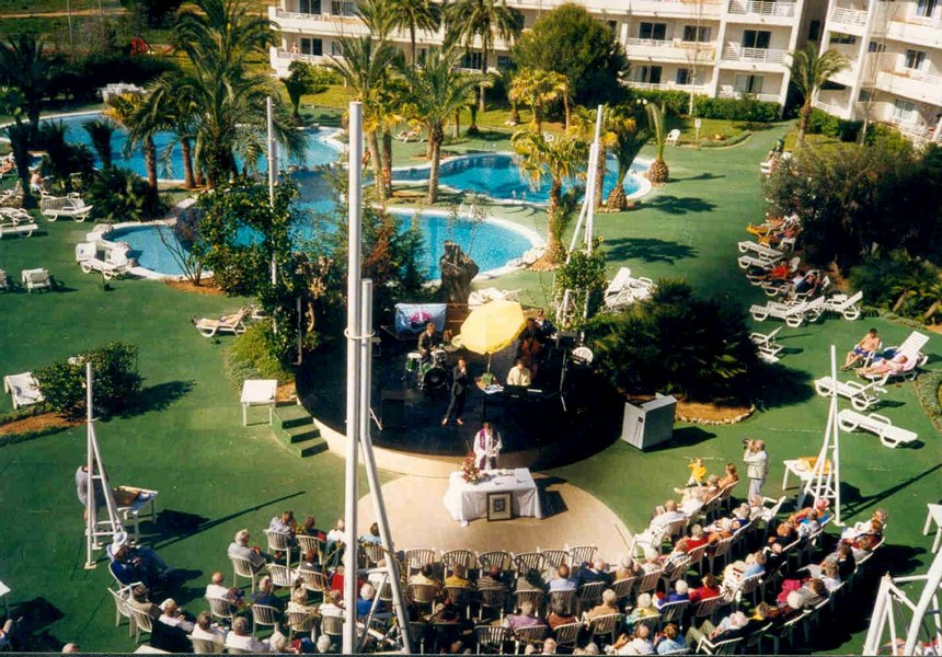 UTENDØRS GUDSTJENESTER