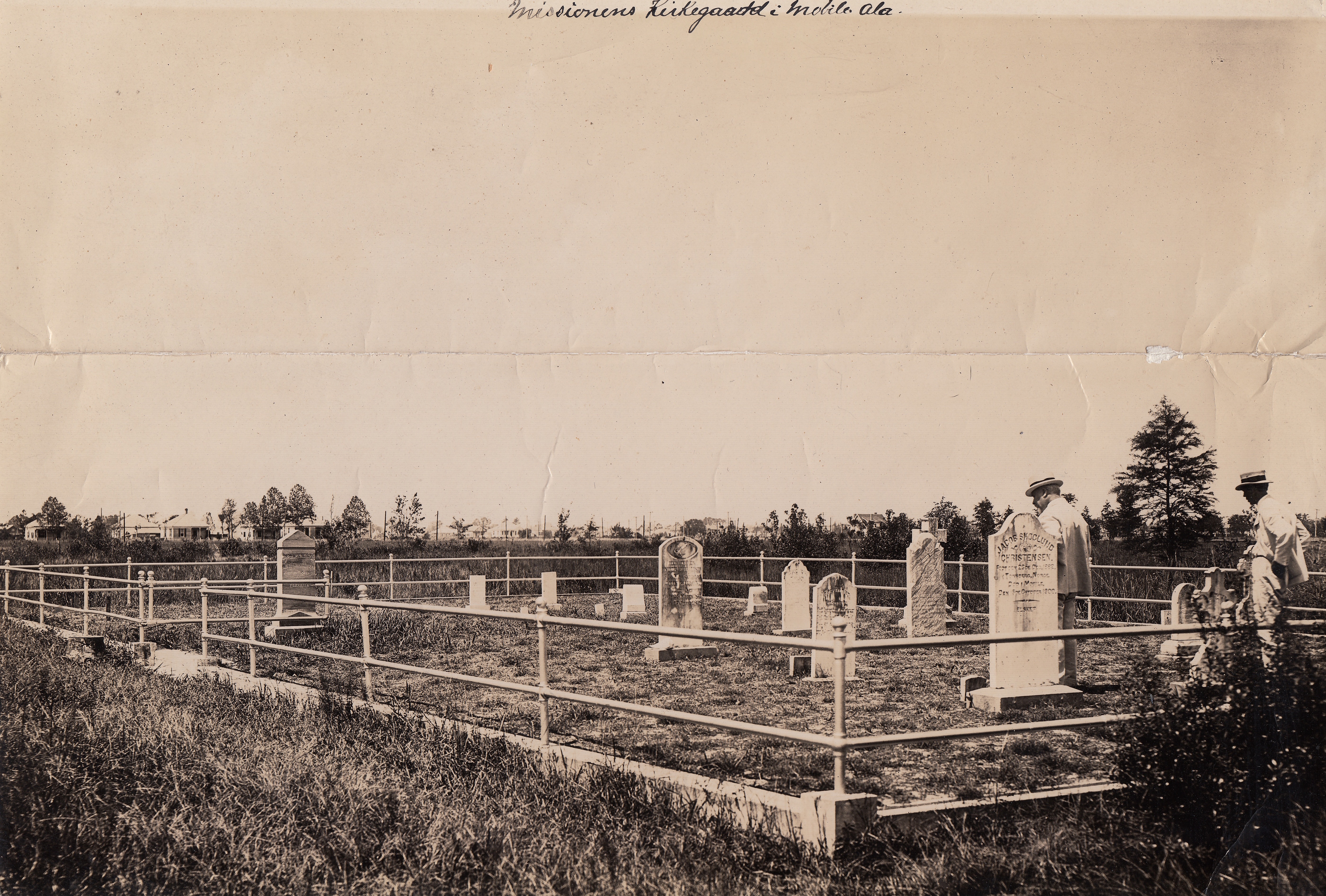 10 Mobile. Missionens Kirkegaard Foto Bergens Sjøfartsmuseum Sjømannskirken 2