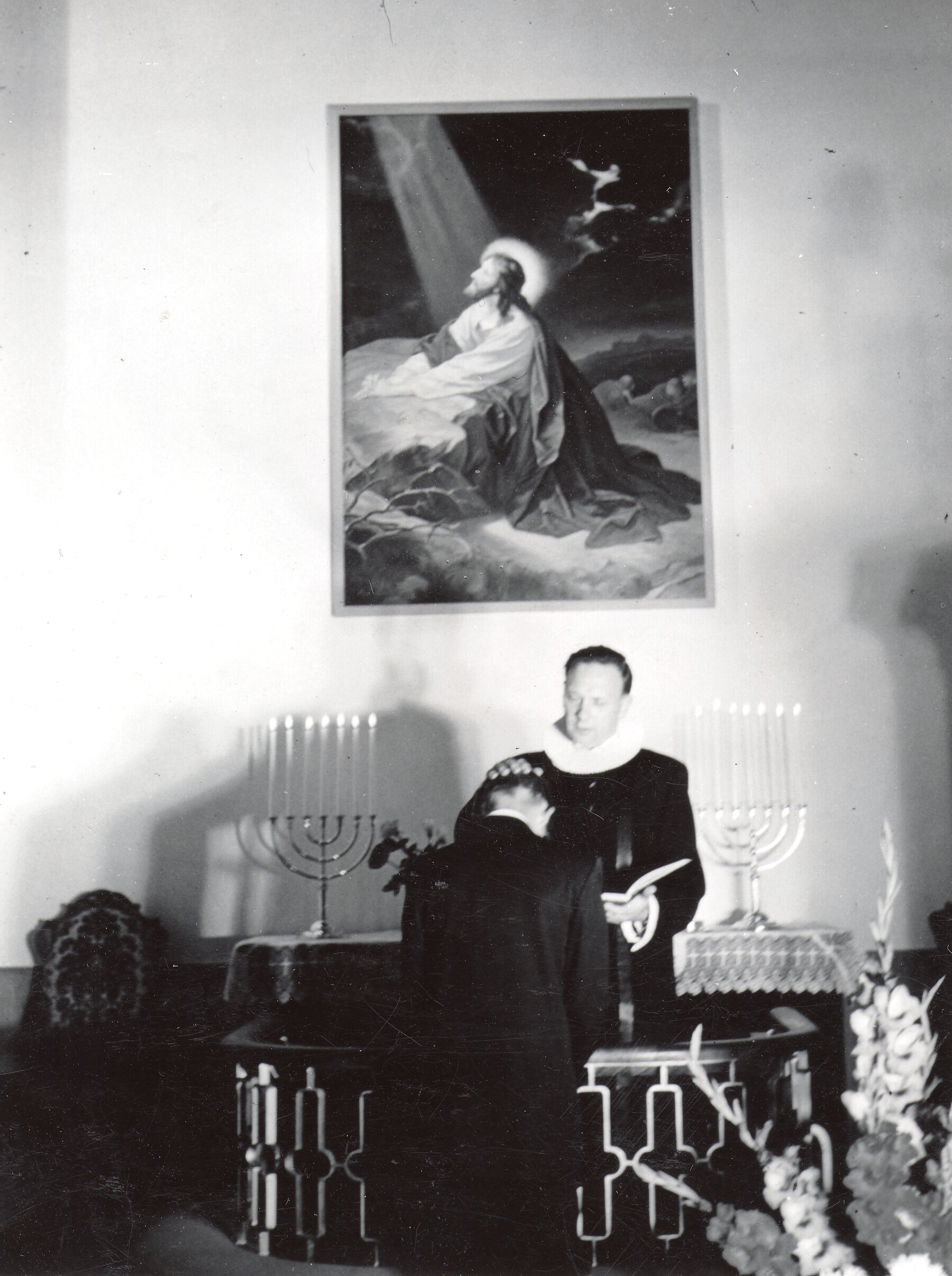 9 Hjelpeprest D. O. Monstad San Pedro. Konfirmasjon I Sjømannskirken San Pedro I Perioden 1953–1955 Foto Sjømannskirken