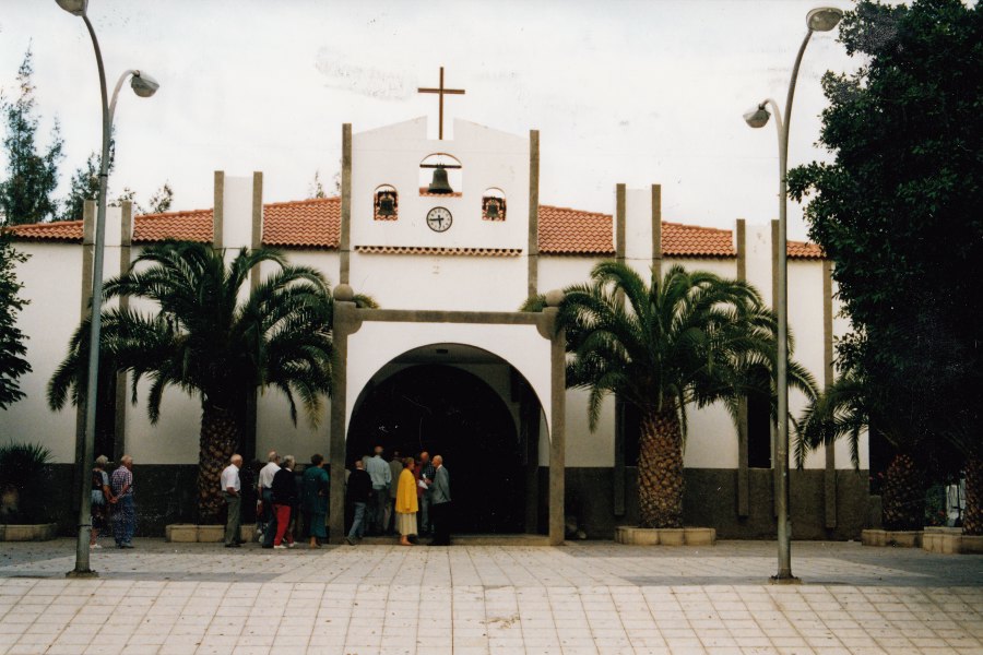 GUDSTJENESTE i LÅNTE LOKALER
