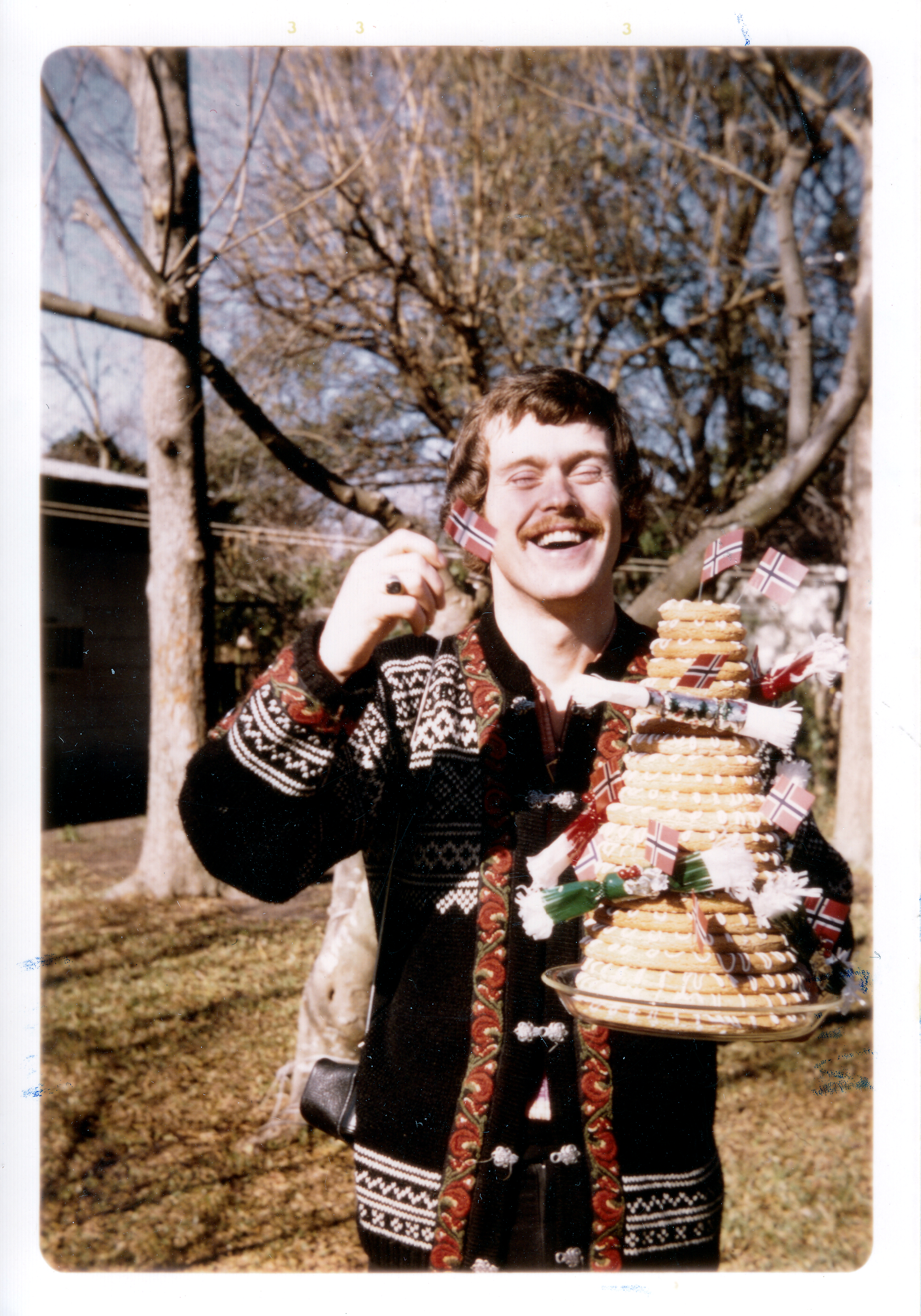 4 En Sjømann Har Med Gave Til Kirken Foto Sjømannskirken