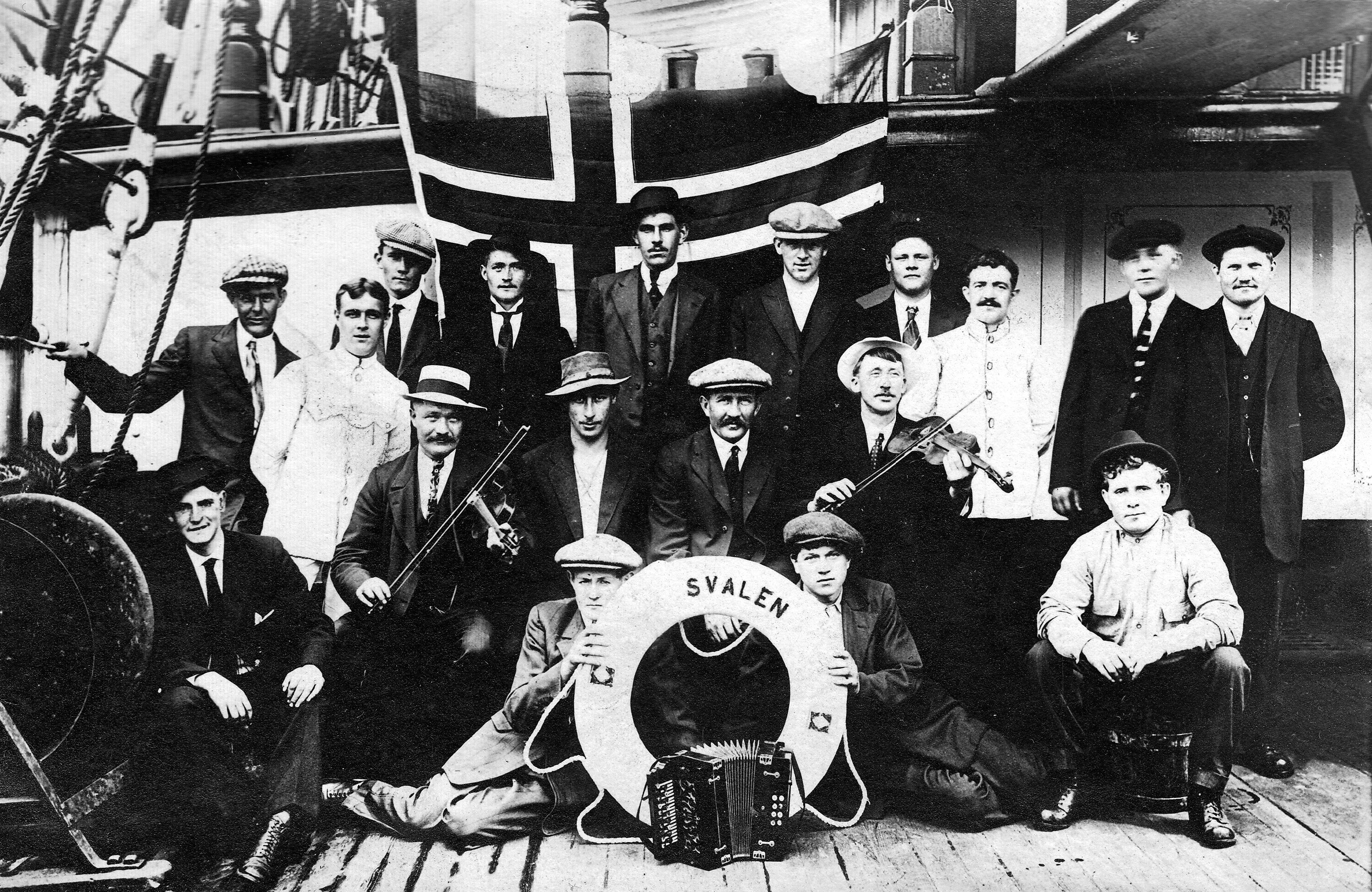2 Musikalsk Besetningen På Norske Ss Svalen Philadelphia Foto Sjømannskirken