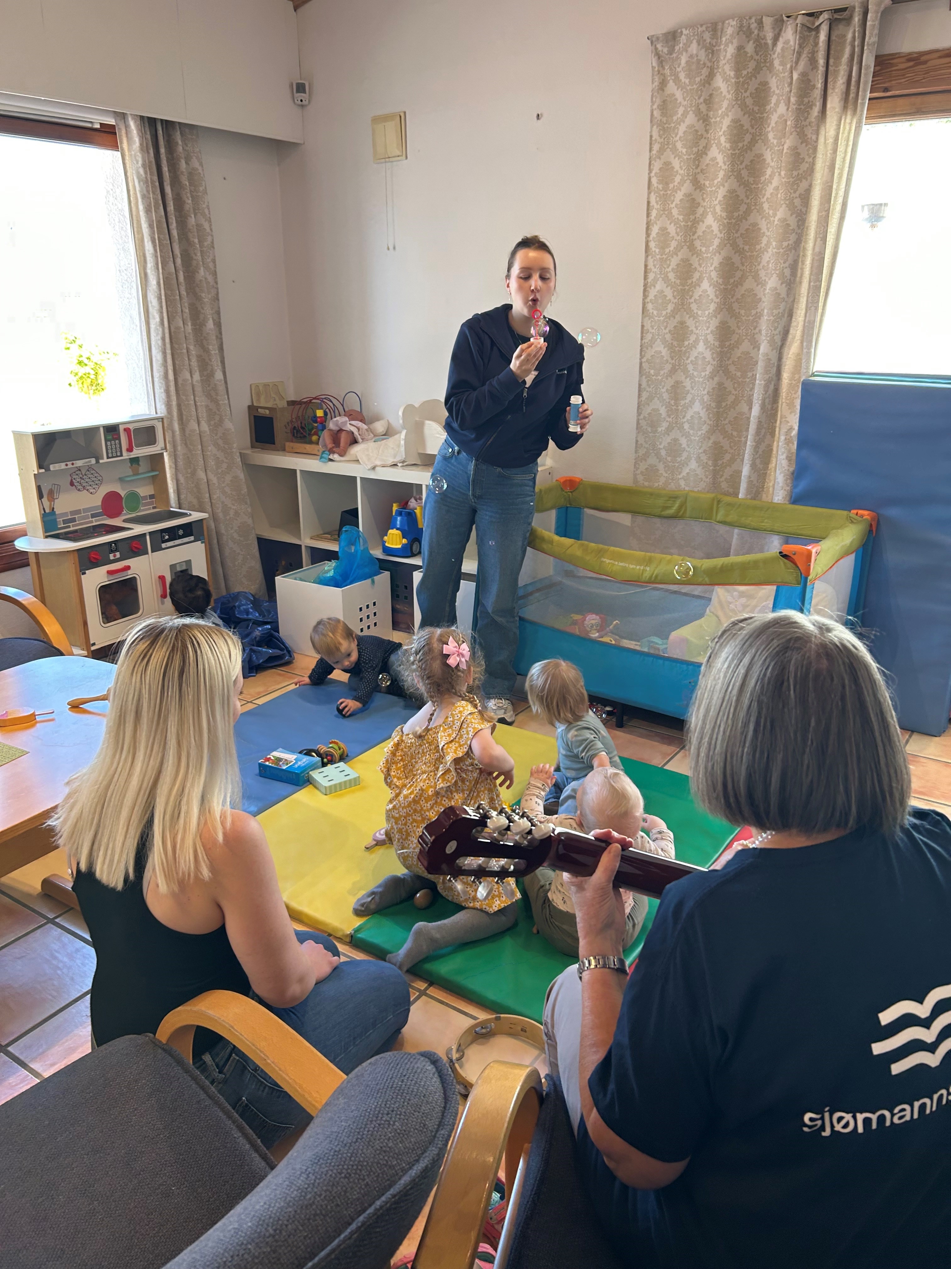 Småbarnstreff Og Foreldreskravel