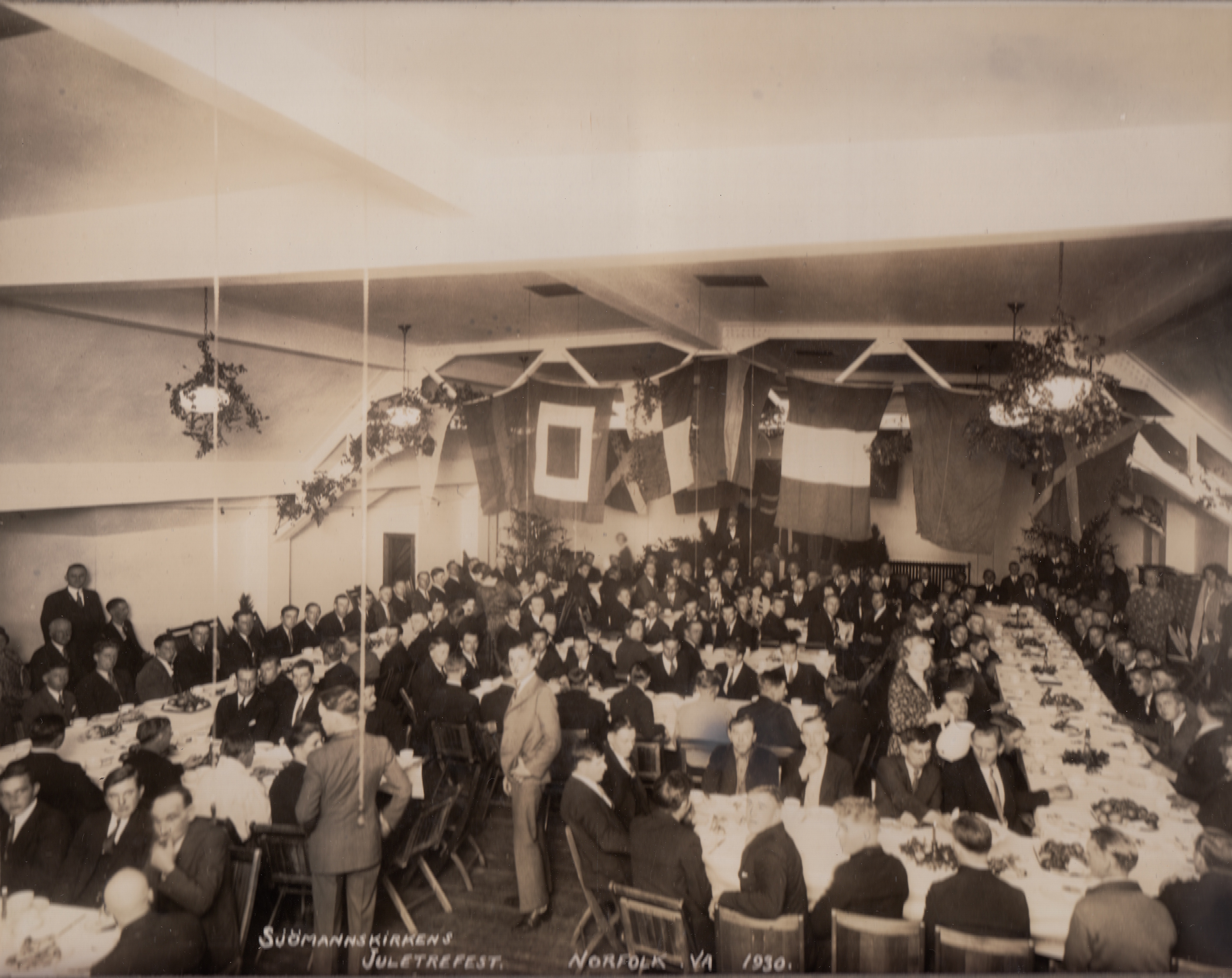 2 Sjømannskirkens Juletrefest Norfolk 1930 Foto Long Studio Foto Bergens Sjøfartsmuseum Sjømannskirken 2