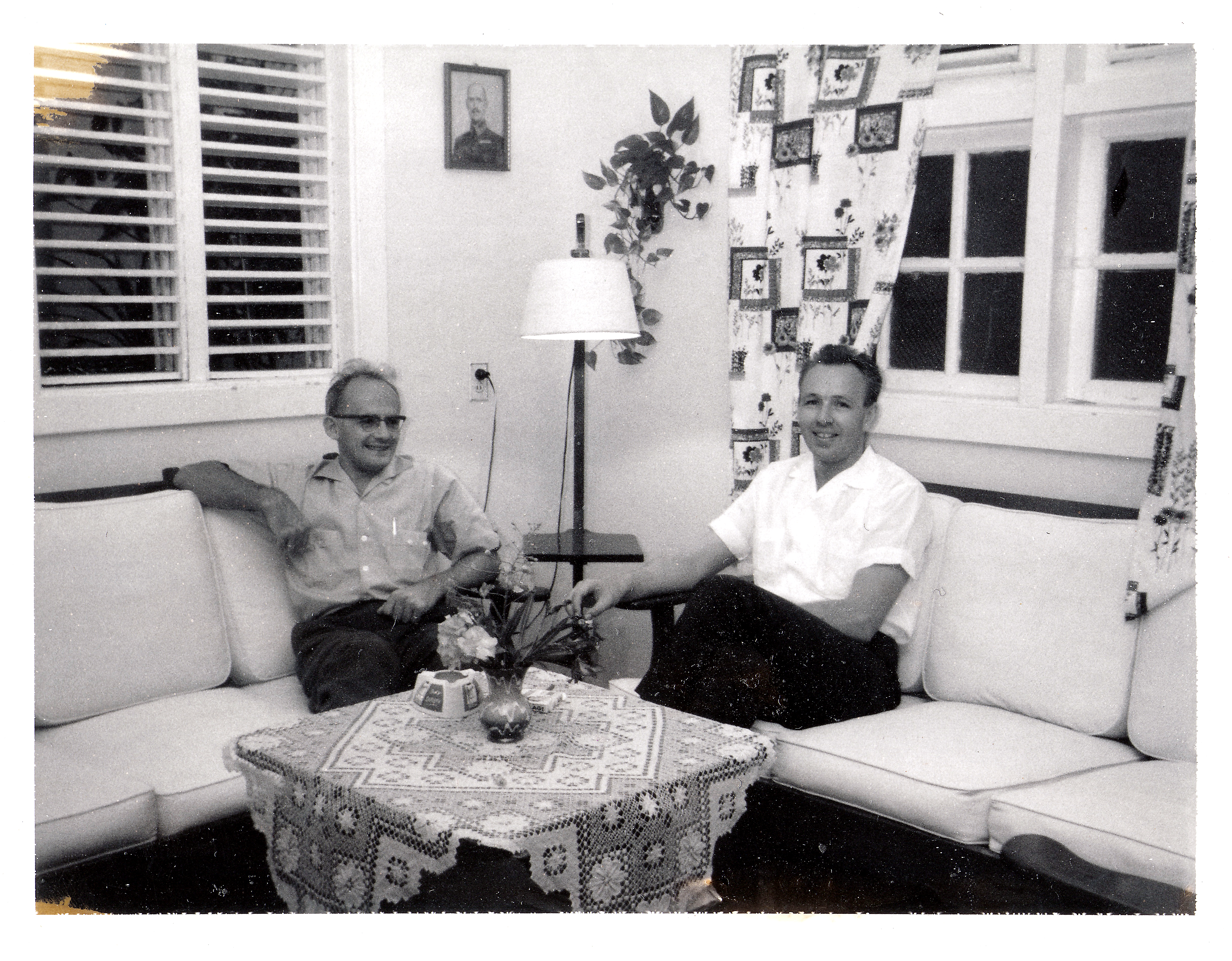 7 Vaktmester Inge Skog Og Bestyrer Karsten T. Aunevik Aruba 1963 Foto Sjømannskirken