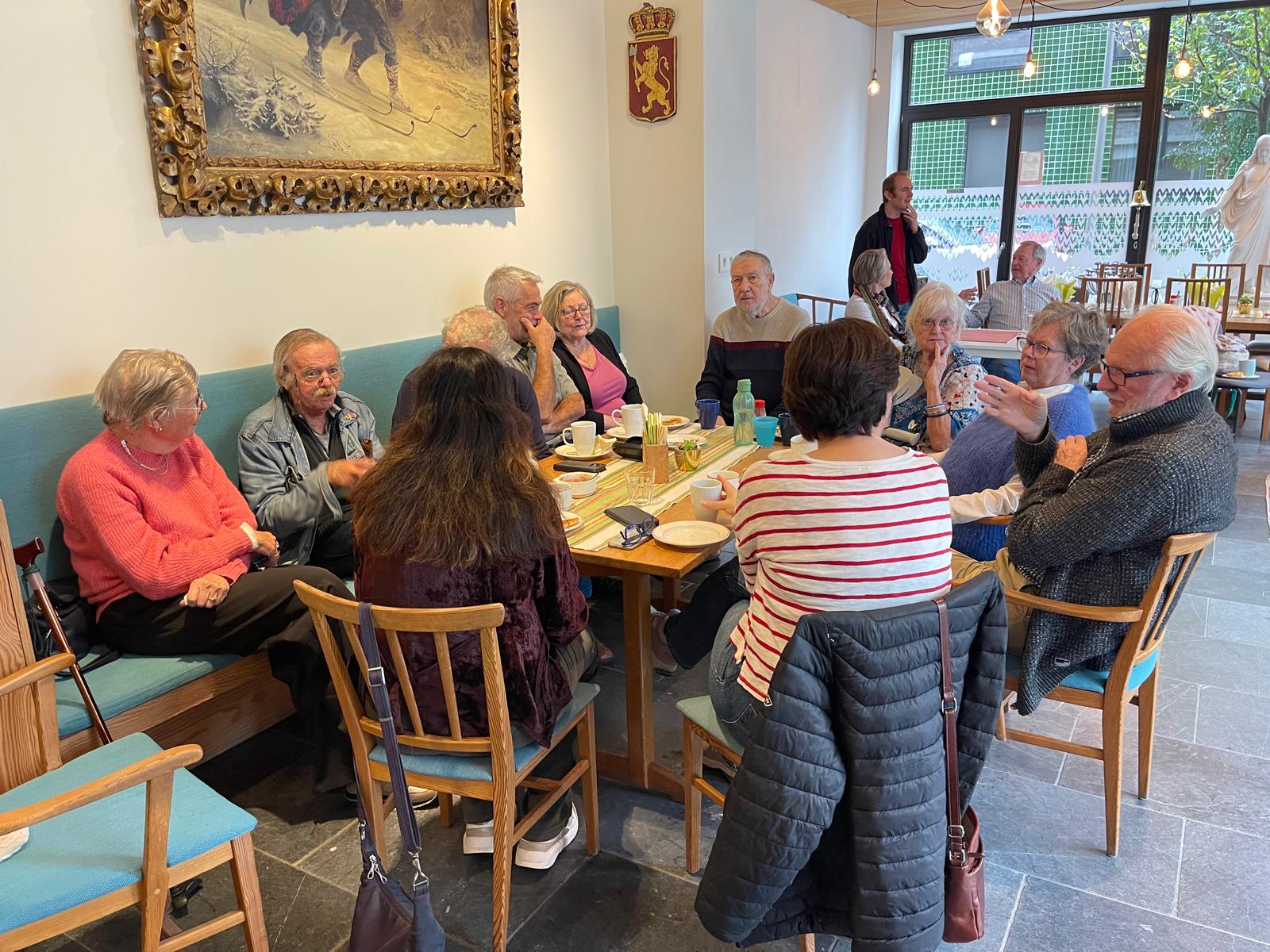 samlingsstund på lørdagsgrøt i Antwerpen