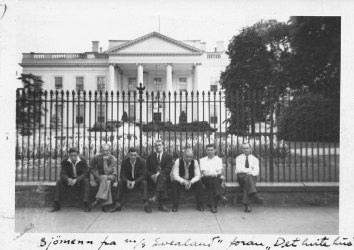 UTENFOR DET HVITE HUS