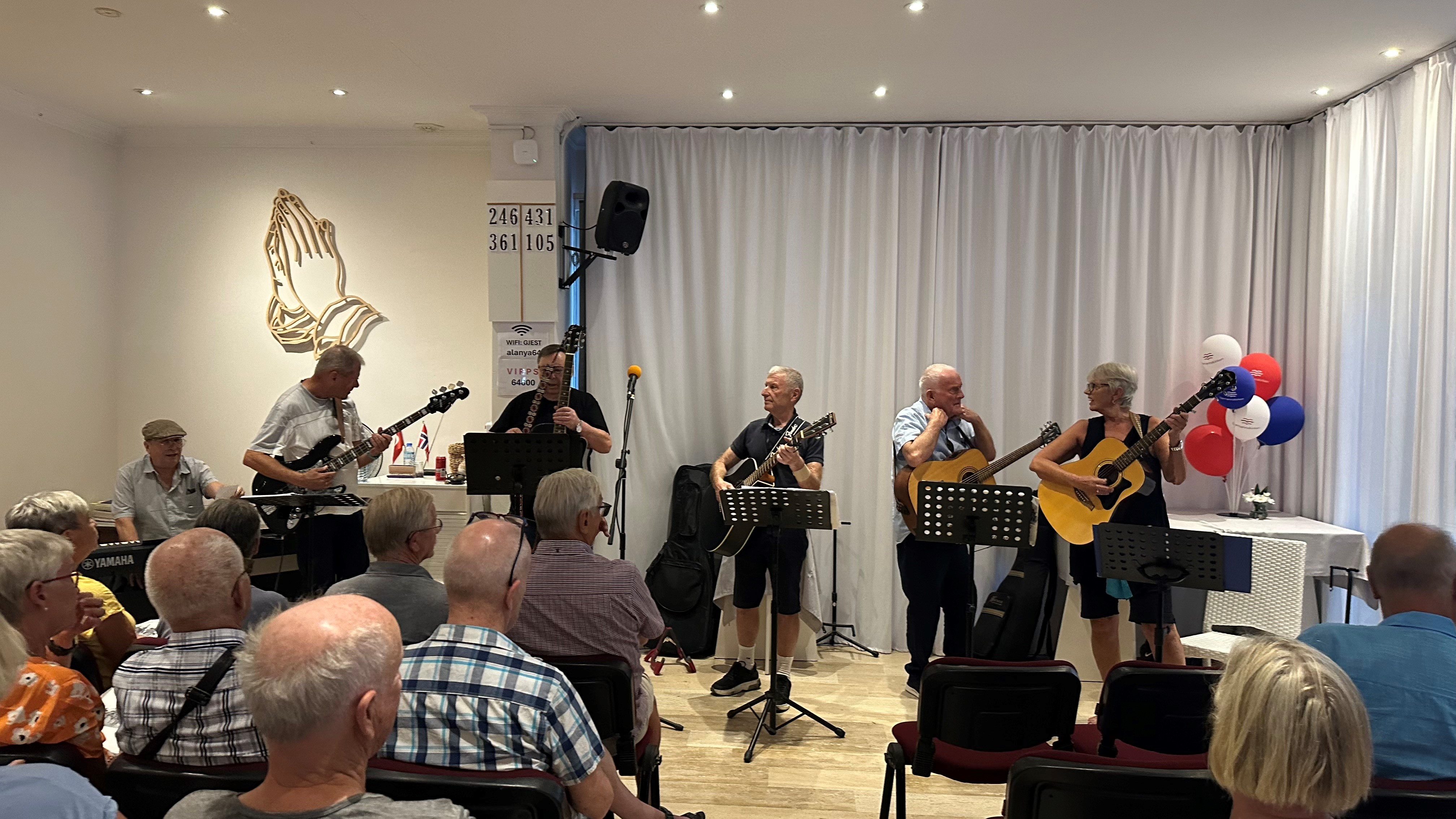 Sangcafe 6 Medlemmer