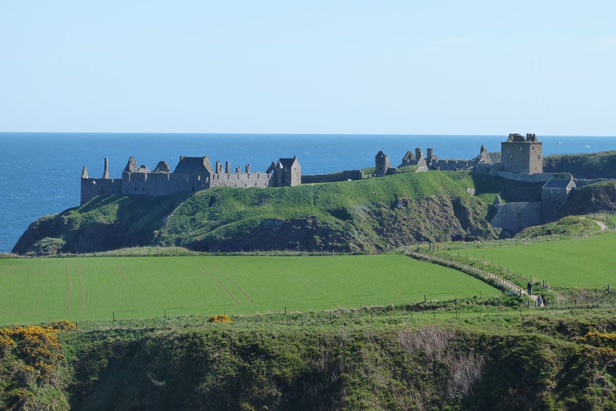 I helgene blir det også tid til litt sightseein. Søndag besøkte ekteparet Dunnottar Castle. Her har blant annet Mel Gibson tilbrakt mange timer, for her ble både Braveheart og Hamlet spilt inn.