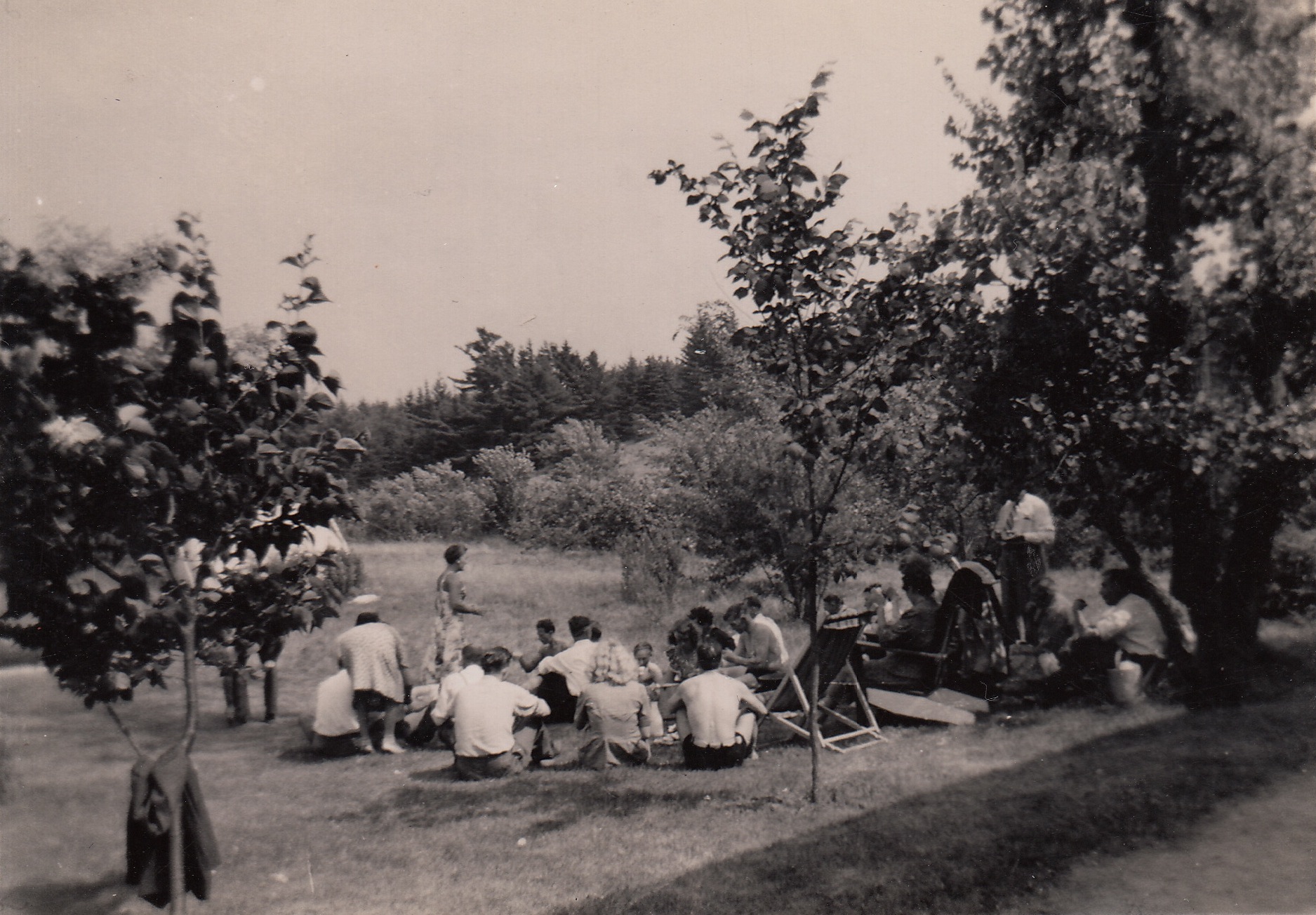 7 Halifax. På Tur Til Kentville N. S., Kaffe Serveres I Hansens Have Bergens Sjøfartsmuseum Sjømannskirken 2