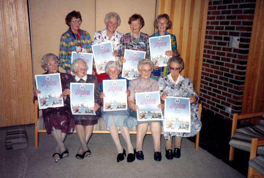 DIPLOM FOR LANG OG TRO TJENESTE