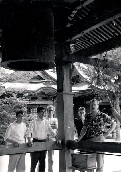 TEMPELBESØK MED SJØFOLKENE