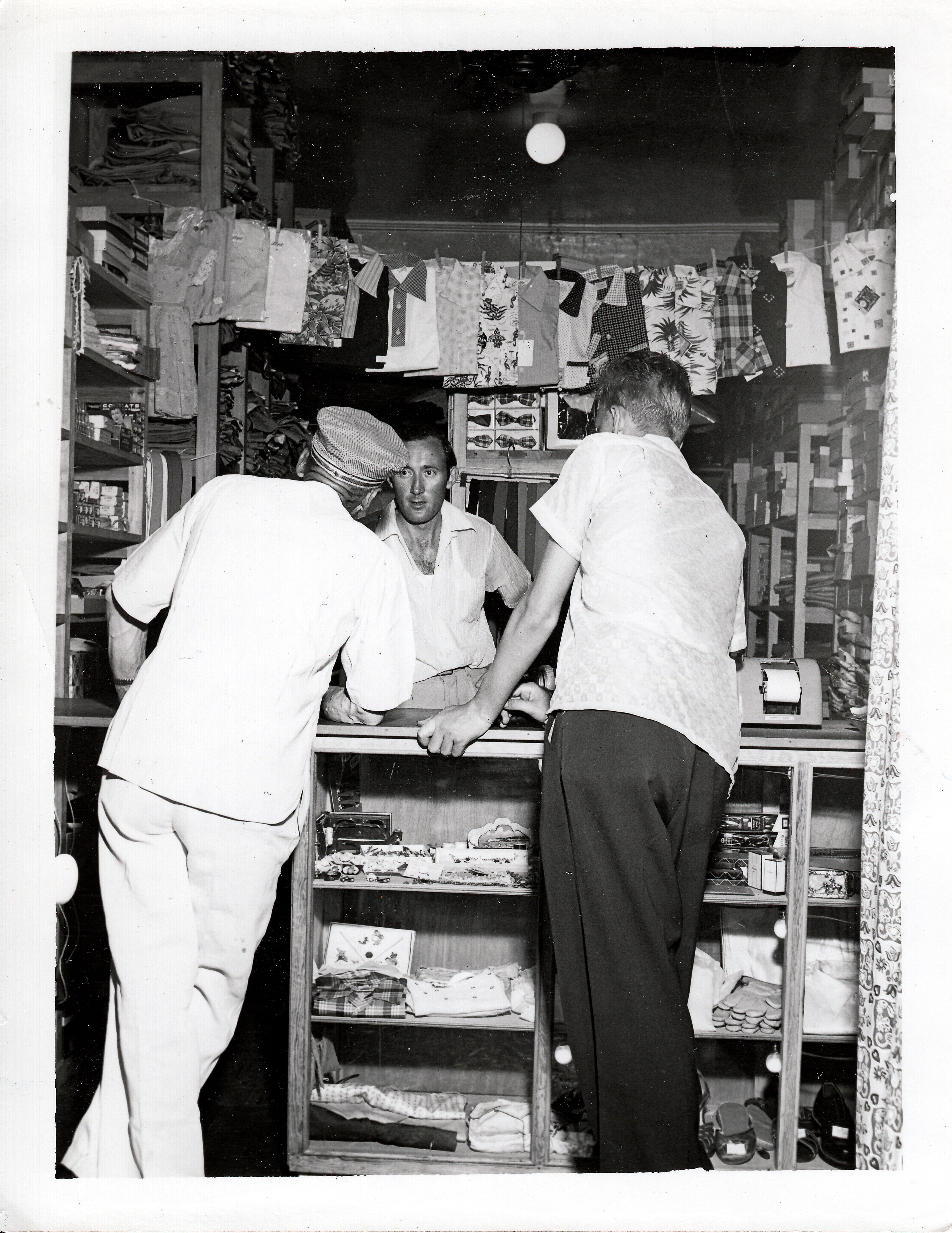 13 Åsebø I Aksjon I Kantinen Curacao Første Halvdel Av 1950 Årene Foto Sjømannskirken