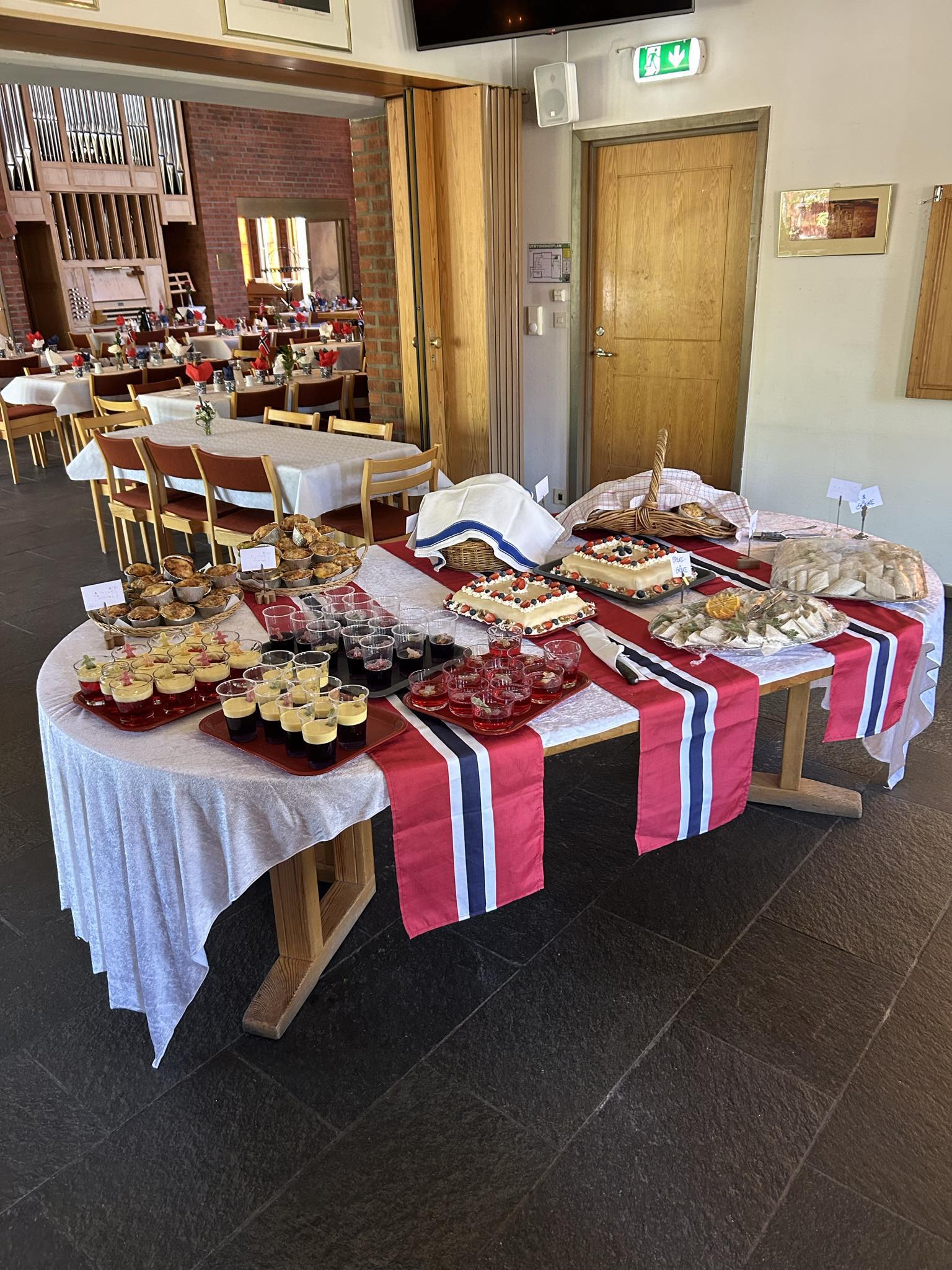 17. Mai Matbord