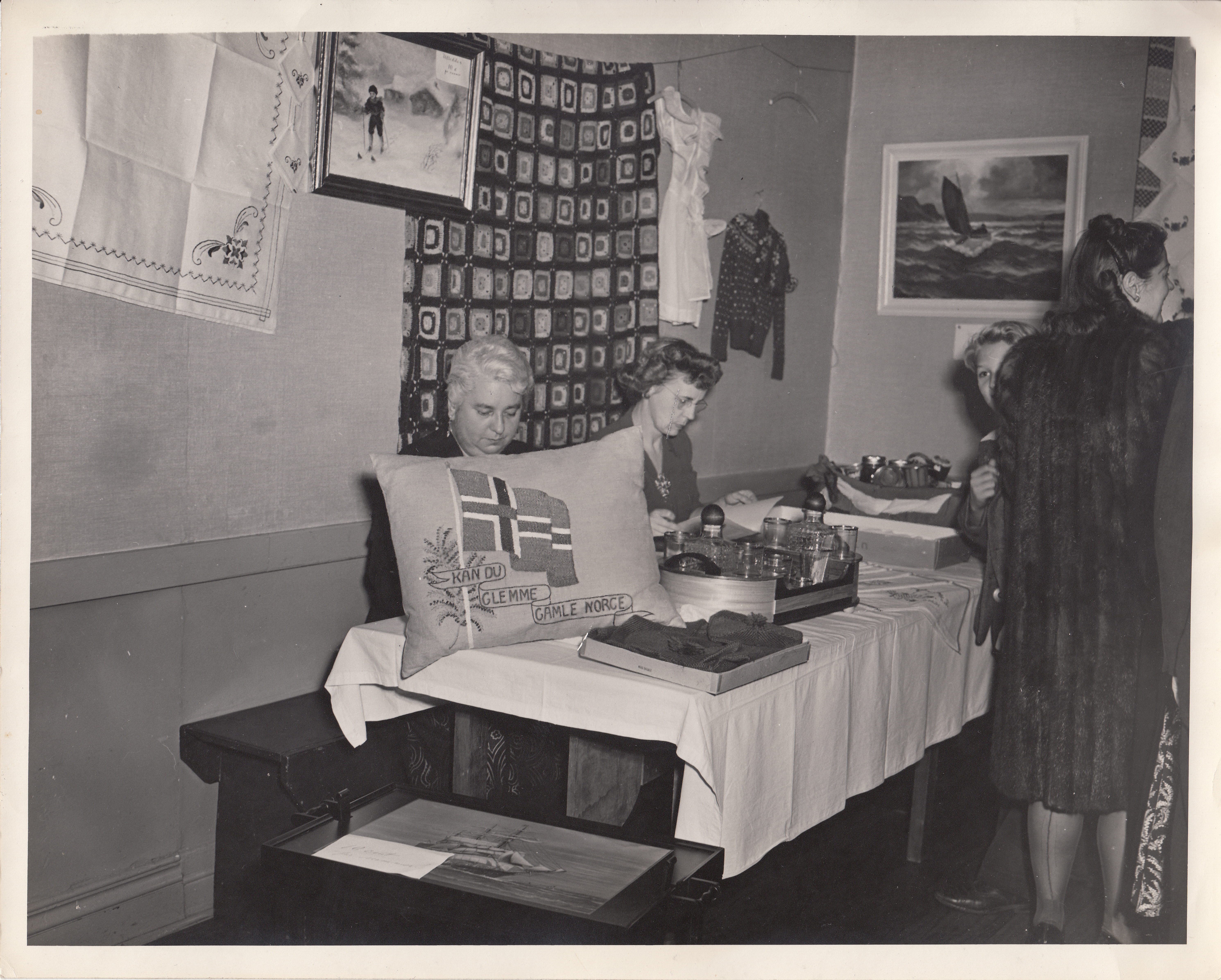 4 Basar. Fra Mesa Street 28 10 1944 Foto Sjømannskirken 2