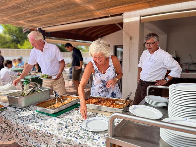 Frivillige Middag Pluss Vertskap