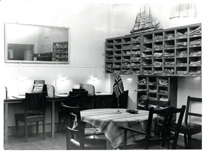 NØYSOMME PINNESTOLER