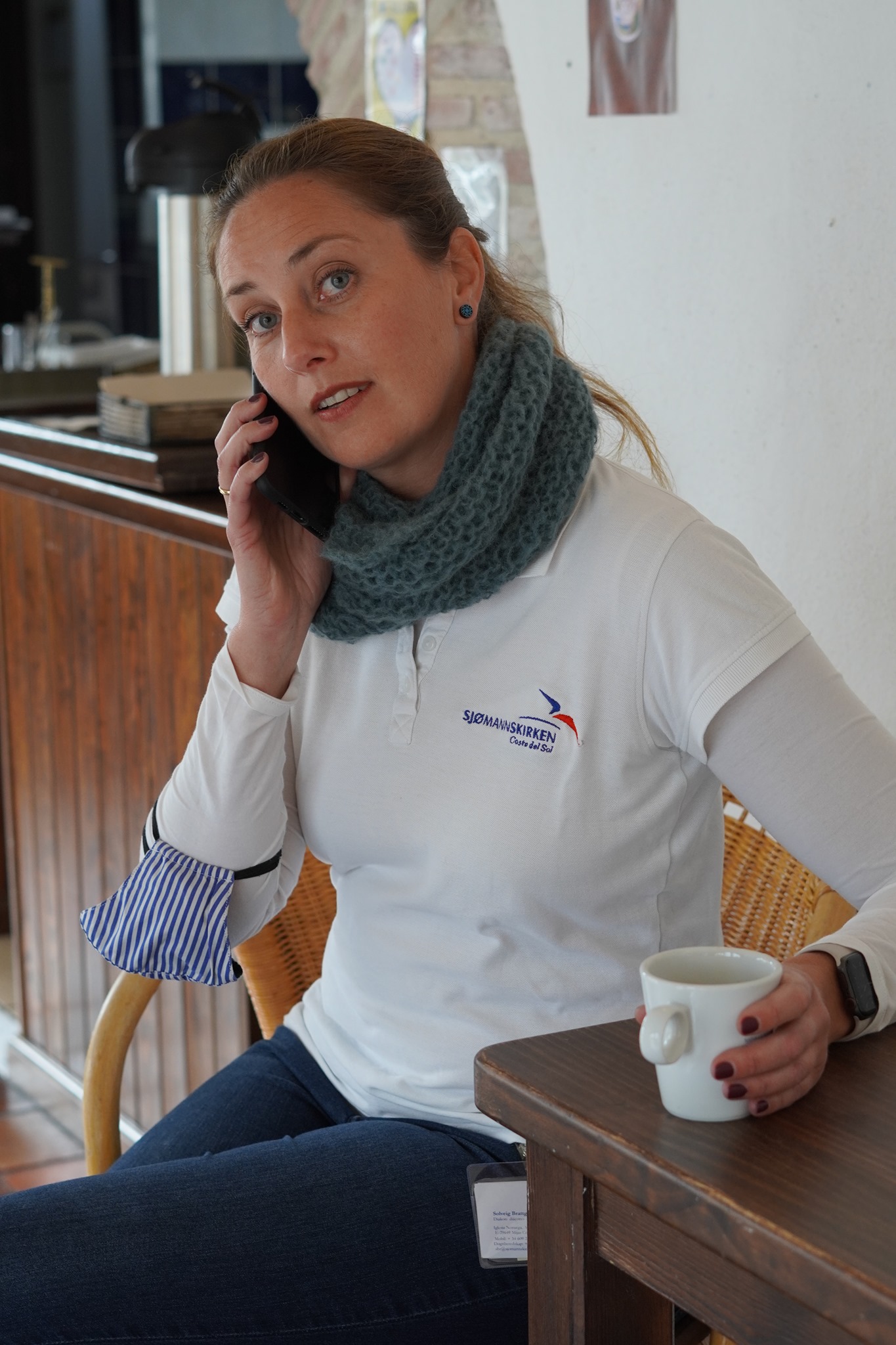 - Jeg har gjennomsnittlig to samtaler per dag, alt fra en hyggelig prat om løst og fast, til sjelesorgsamtaler, forteller diakon Solveig Brattgjerd på Costa del Sol.