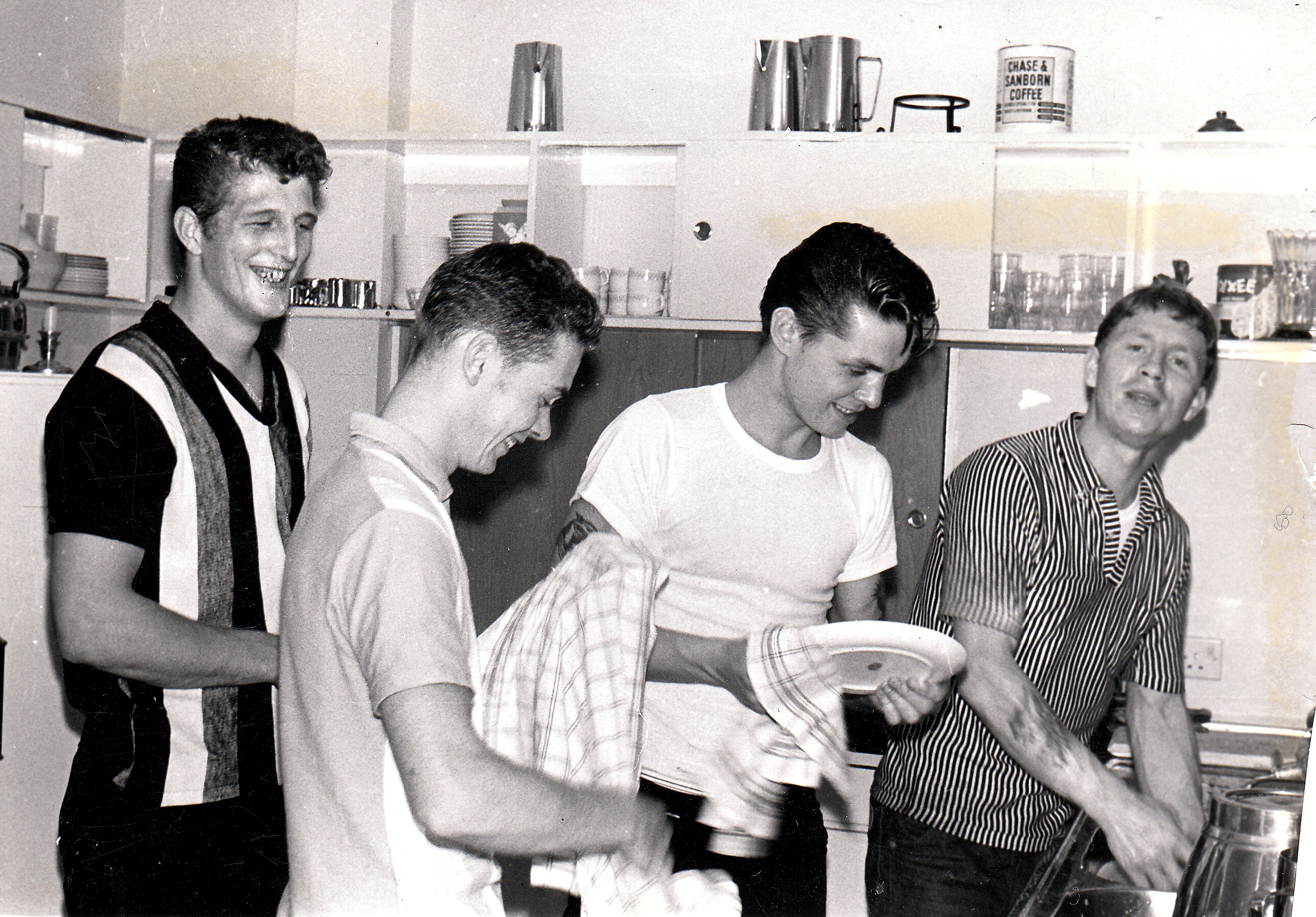 6 Guttene Vasker Opp San Fernando BH Arkivet Foto Sjømannskirken