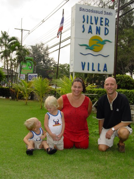 PRESTEFAMILIEN I PATTAYA