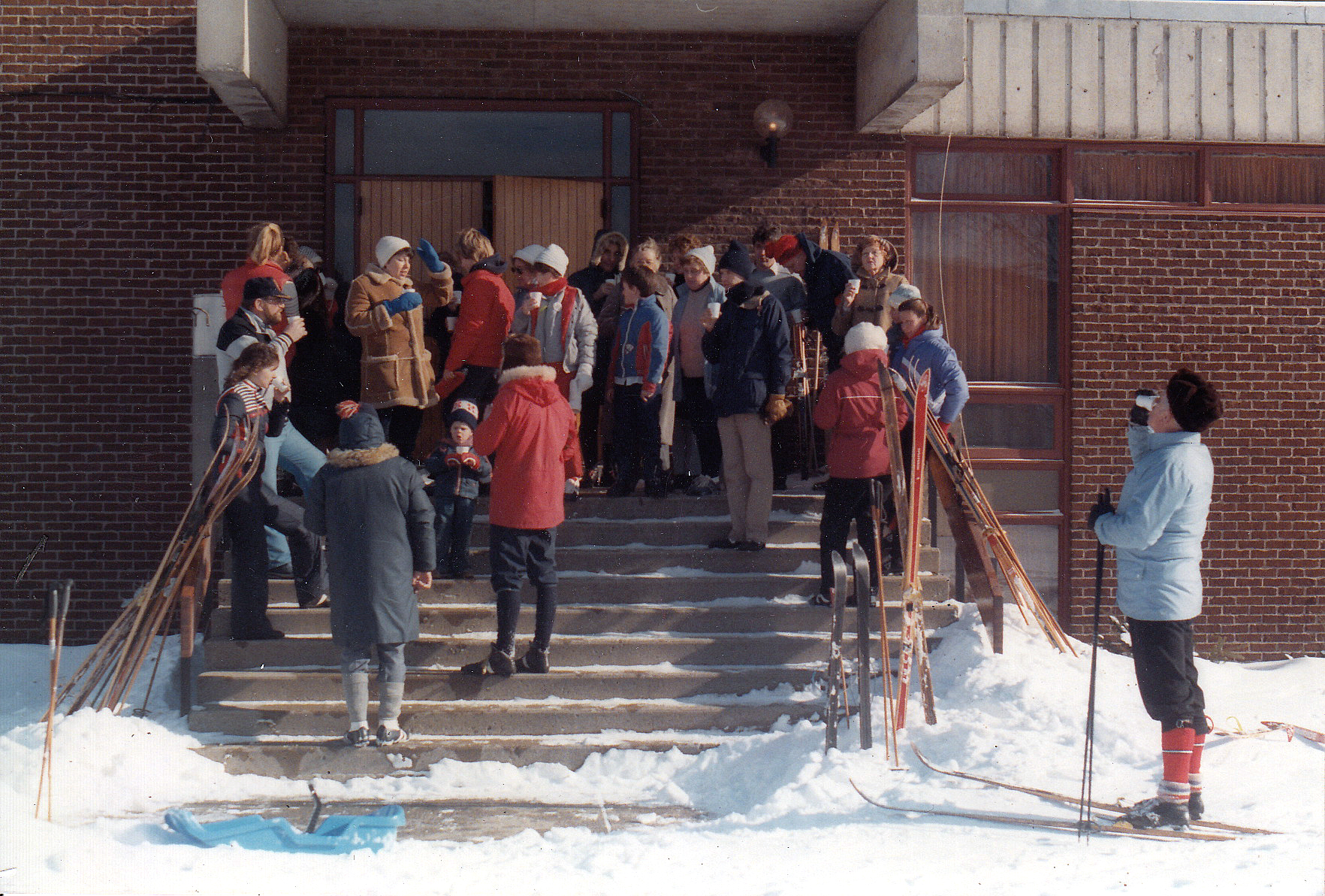 18 Solbærtoddy På Kirketrappa Montreal Fotograf Arnt Edvin Nøkland BH Bildearkiv Foto Sjømannskirken