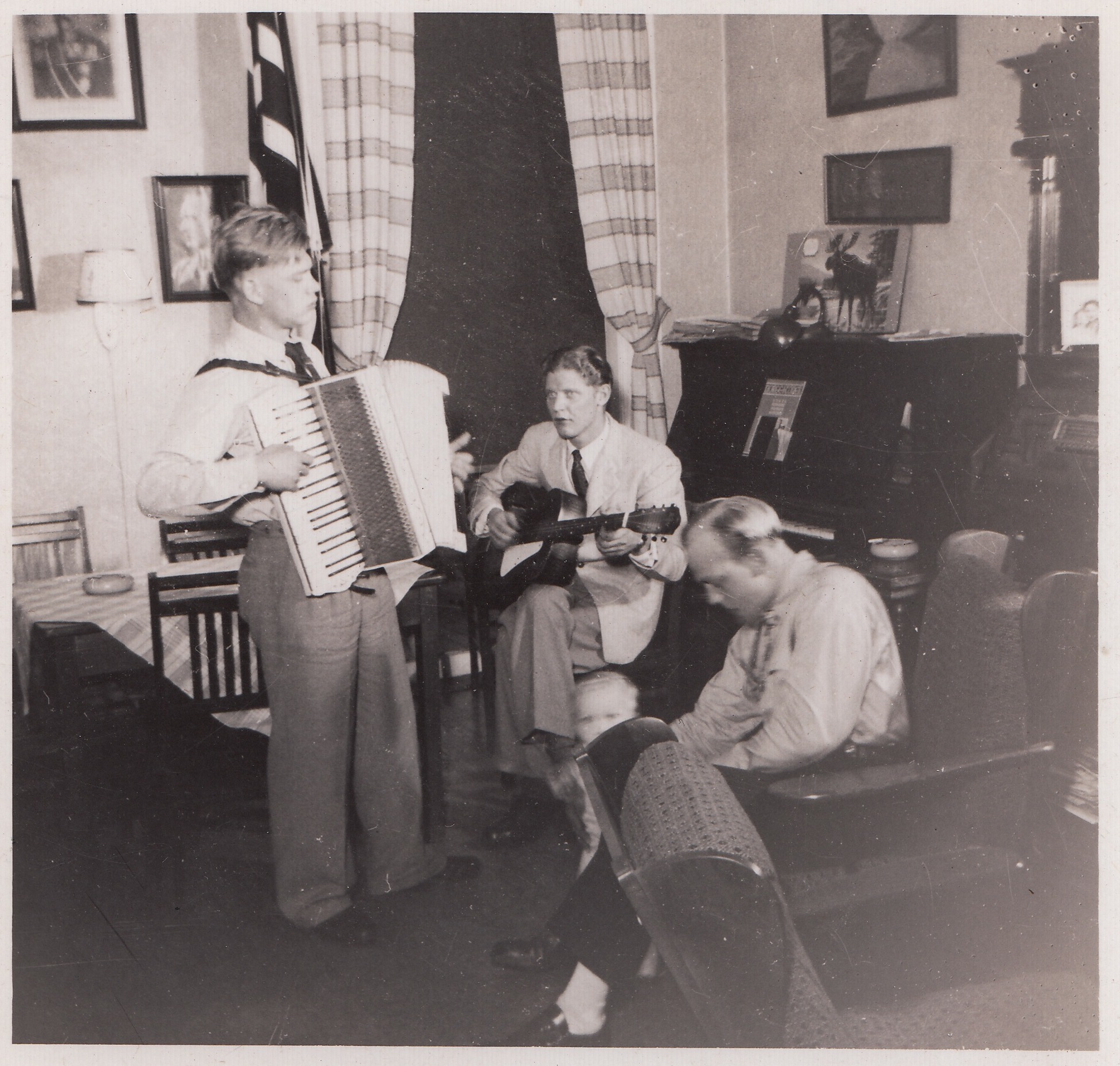 17 Mobile. 1947 Ii Foto Bergens Sjøfartsmuseum Sjømannskirken 2